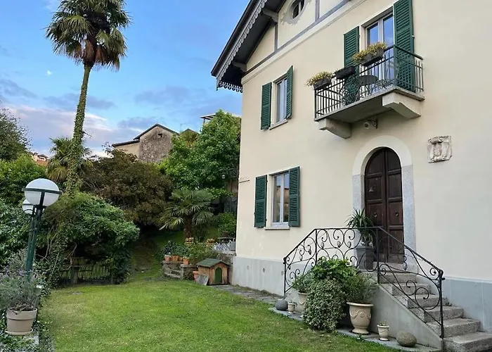 Charming Giancarla Nyaraló *